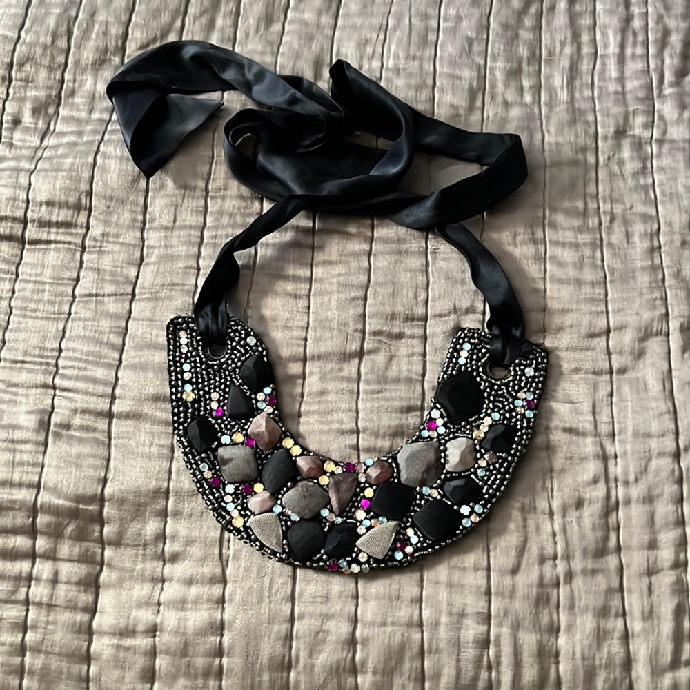 Studded necklace collar